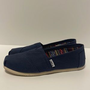 TOMS Women’s Size 6 Navy Blue Solid Slip On Canvas Flats Loafers Shoes